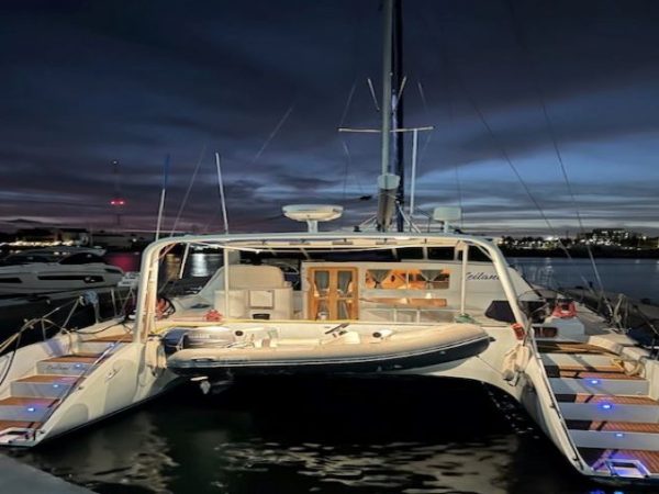 catamaran-for-rent-hawaii.JPG