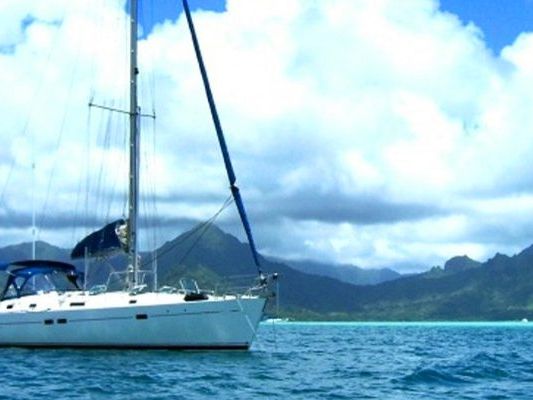Honolulu Yacht Charter