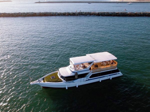 rent a yacht in los angeles for party